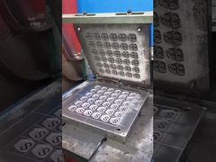 En el caso de los productos de aluminio, se utilizará el gasket de goma de silicona moldeado y el tapón de goma de silicona.