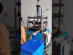 El estampado a máquina elimina las rebabas, reemplazando la operación manual, lo que lo hace conveniente y rápido.